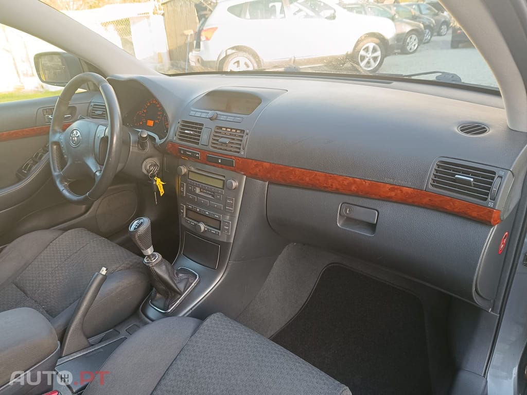 Toyota Avensis LB 2.0 D-4D Sol