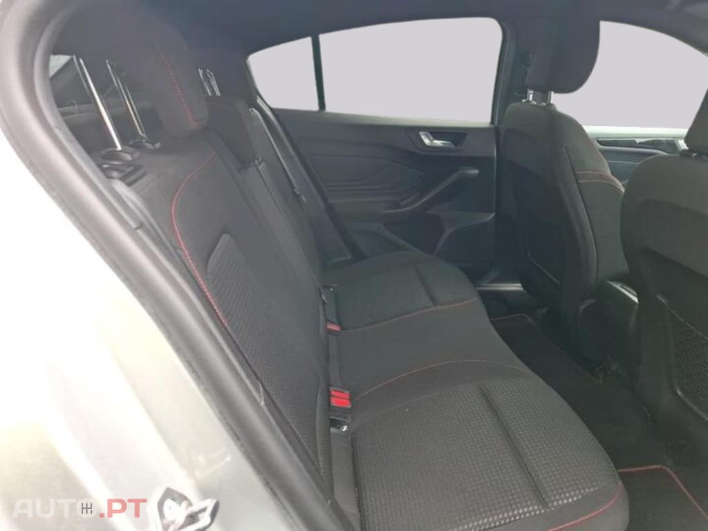 Ford Focus 1.0 EcoBoost Mild-Hybrid ST-Line I.V.A DEDUTIVEL