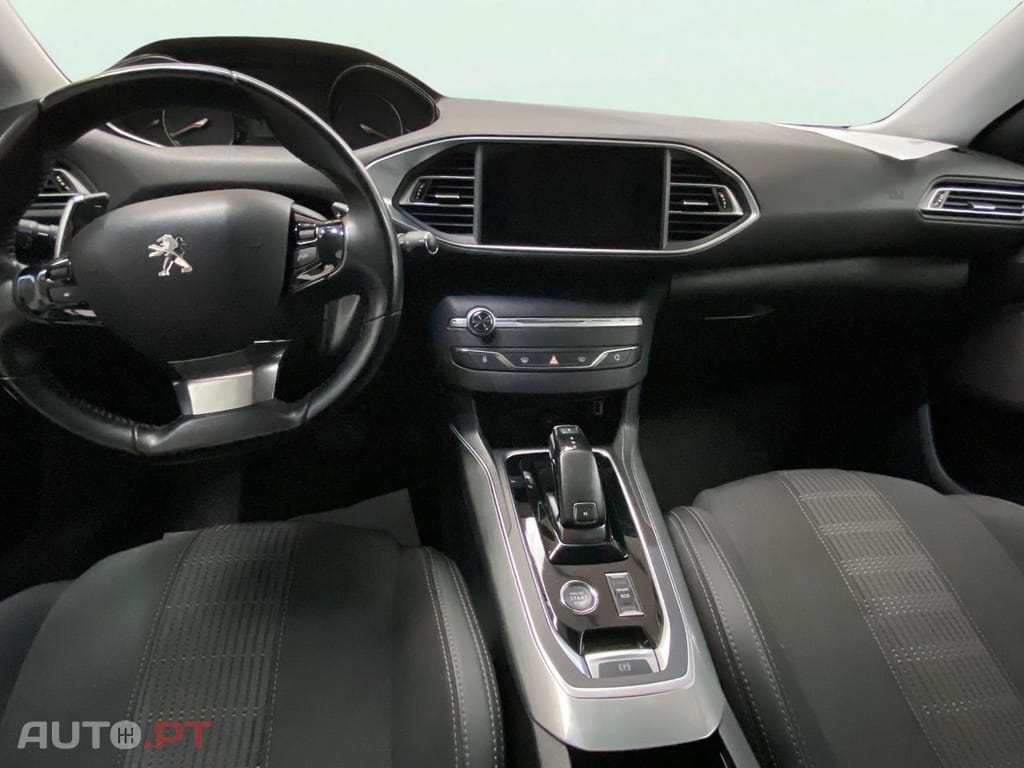 Peugeot 308 1.2 PureTech Allure EAT8