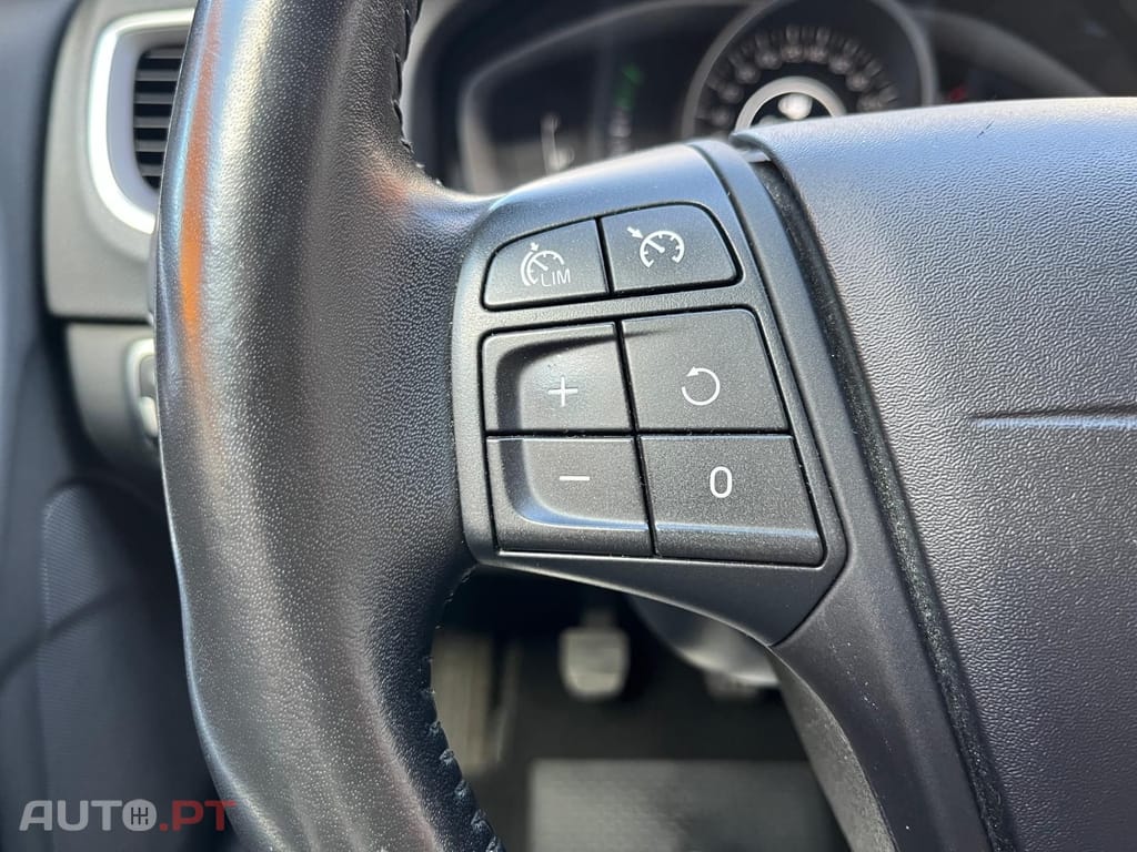 Volvo V60 2.0 D2 Momentum