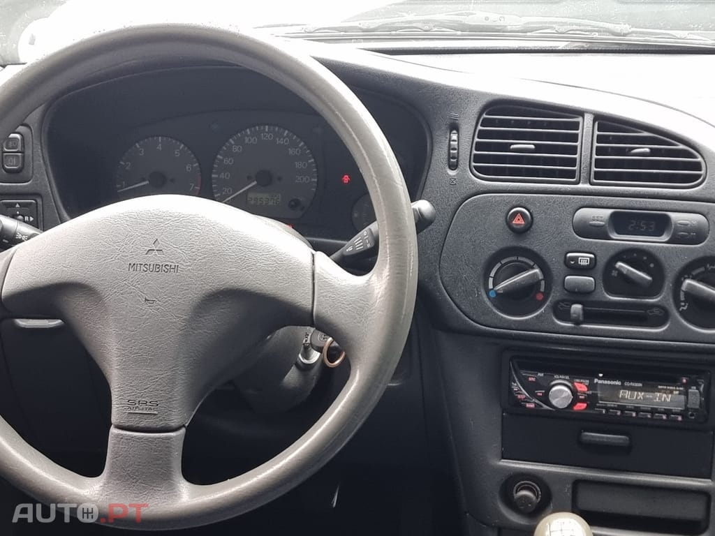Mitsubishi Lancer 1.3 GLX