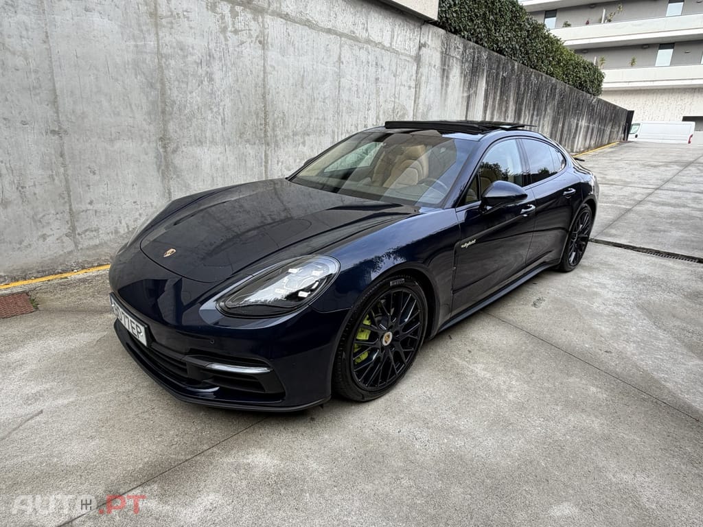 Porsche Panamera 4 E-Hybrid Platinum Edition