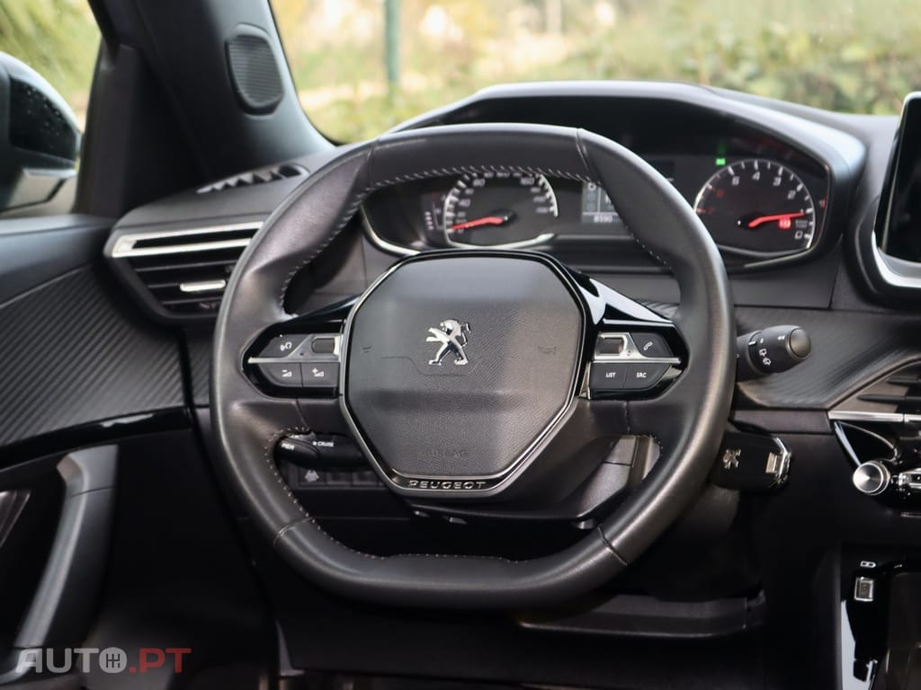 Peugeot 2008 1.2 PureTech Active Pack