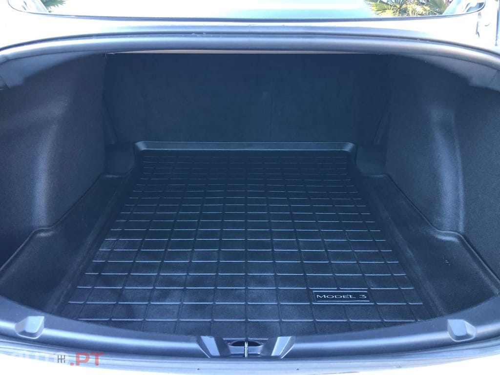 Tesla Model 3 Standard Range Plus RWD