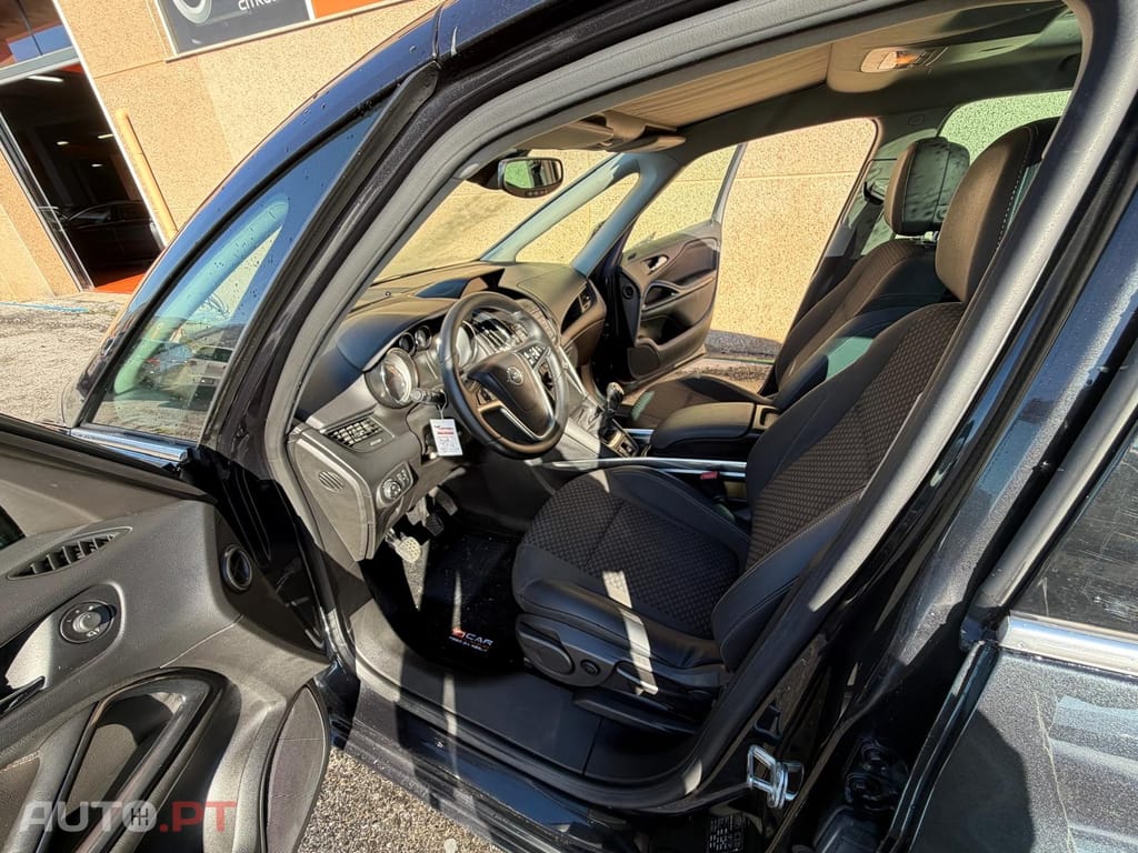Opel Zafira 1.6 CDTi Executive