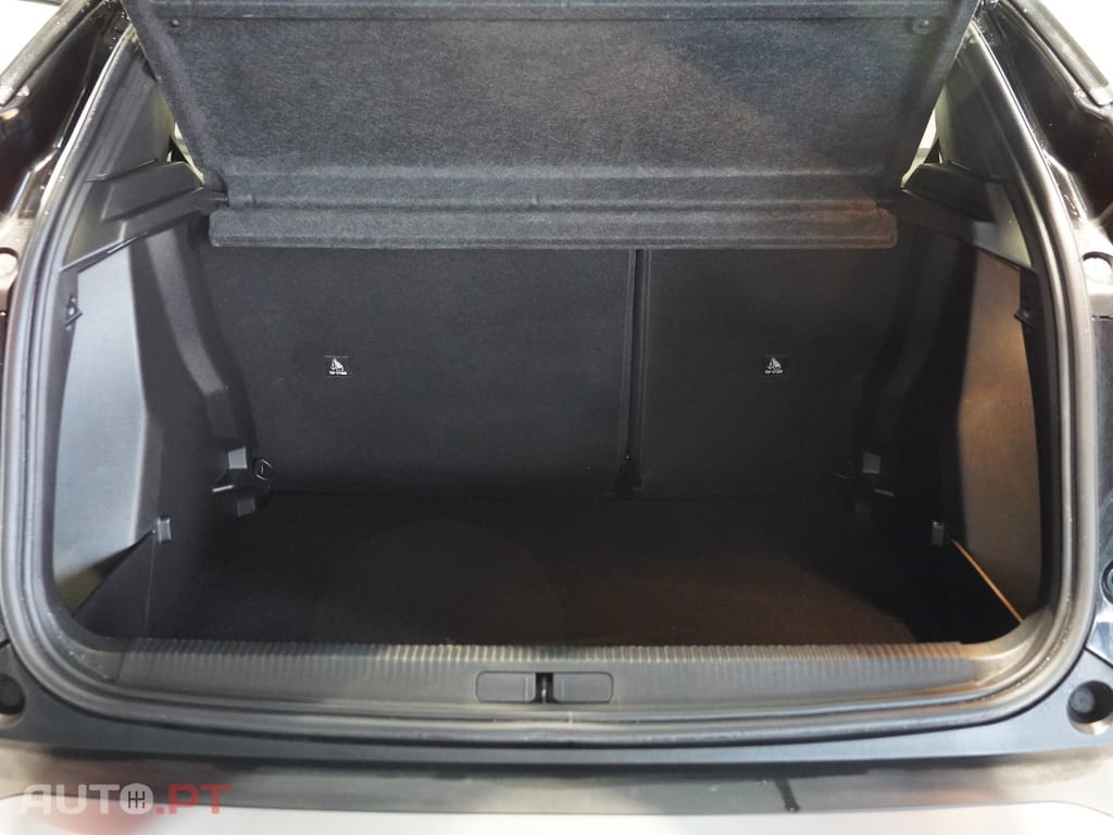 Peugeot 2008 1.2 Hybrid Allure e-DCS6