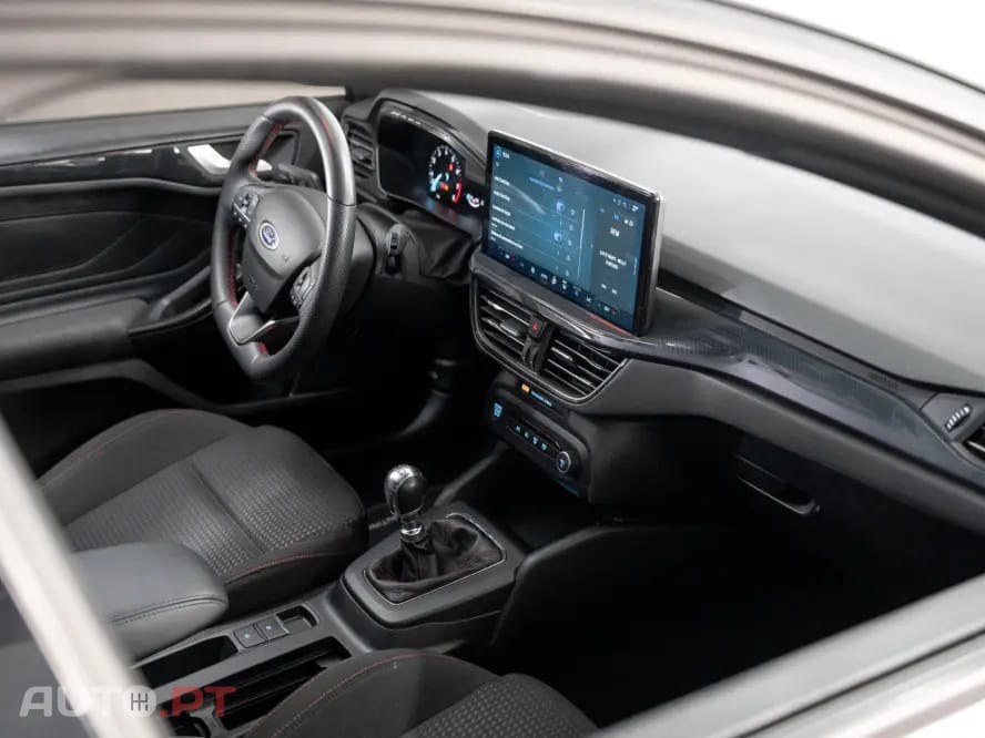 Ford Focus 1.0 EcoBoost MHEV ST-Line