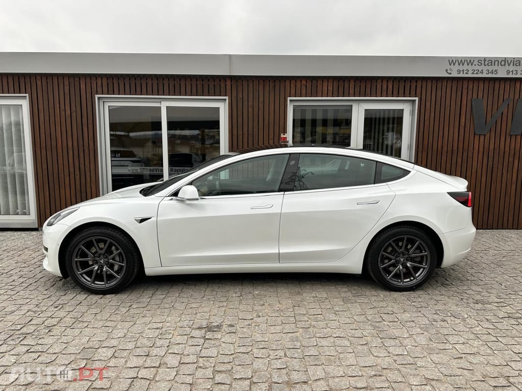 Tesla Model 3 Long-Range RWD