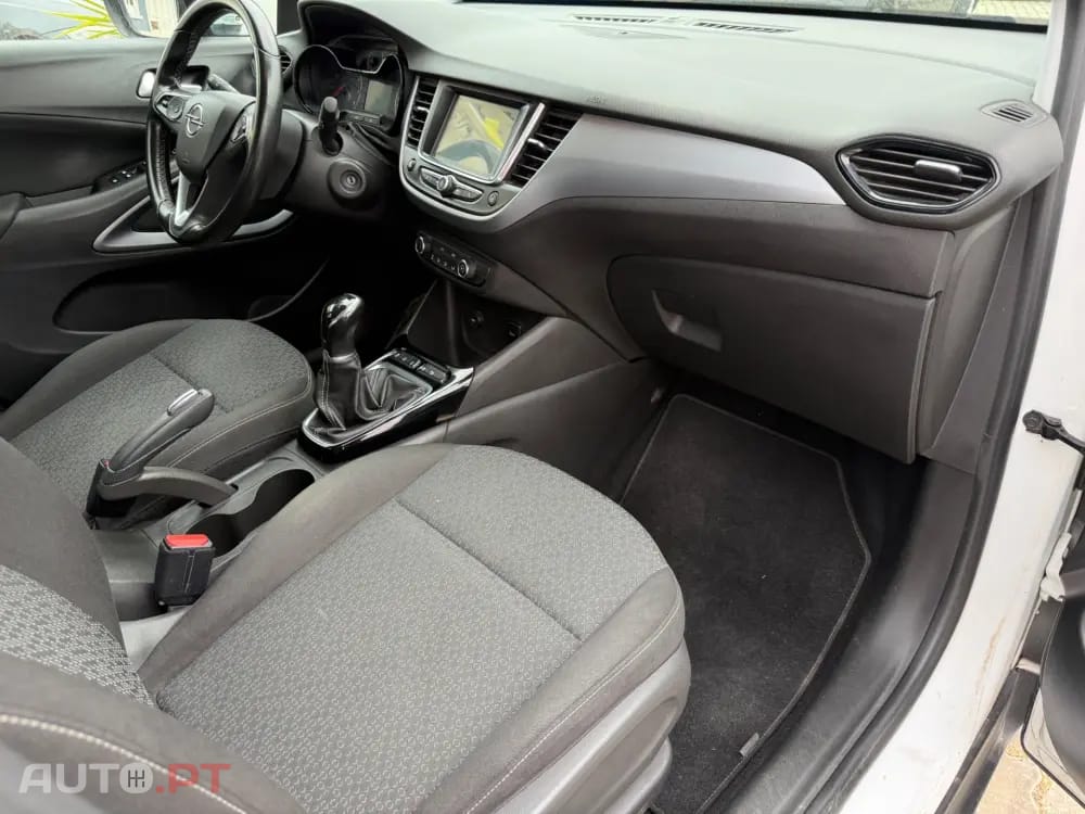 Opel Crossland Outro