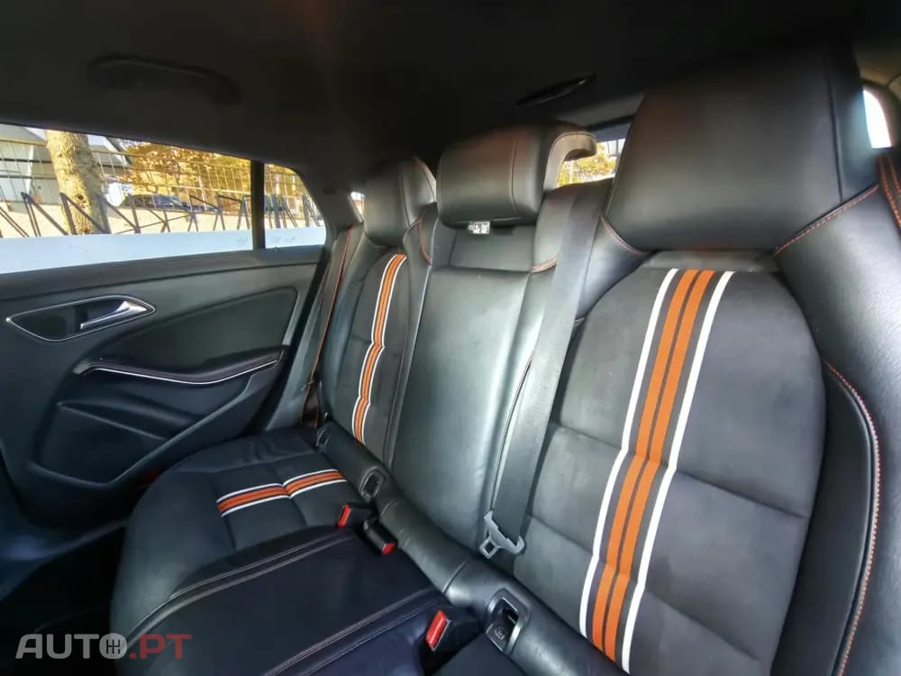 Mercedes-Benz CLA 220 (CDI) d 4Matic 7G-DCT Orange Art Edition