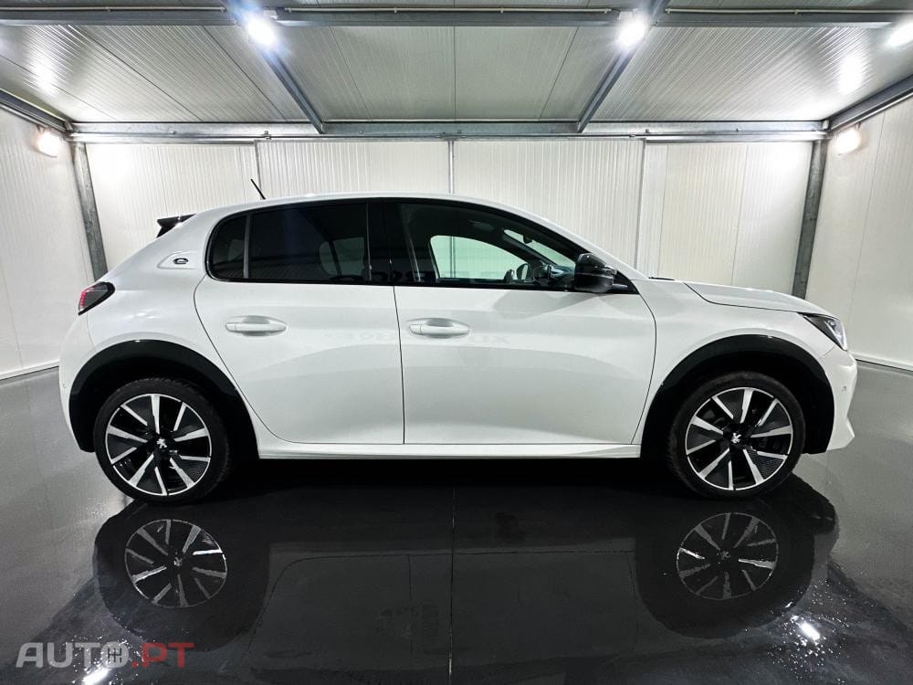 Peugeot E-208 50 kWh GT Pack