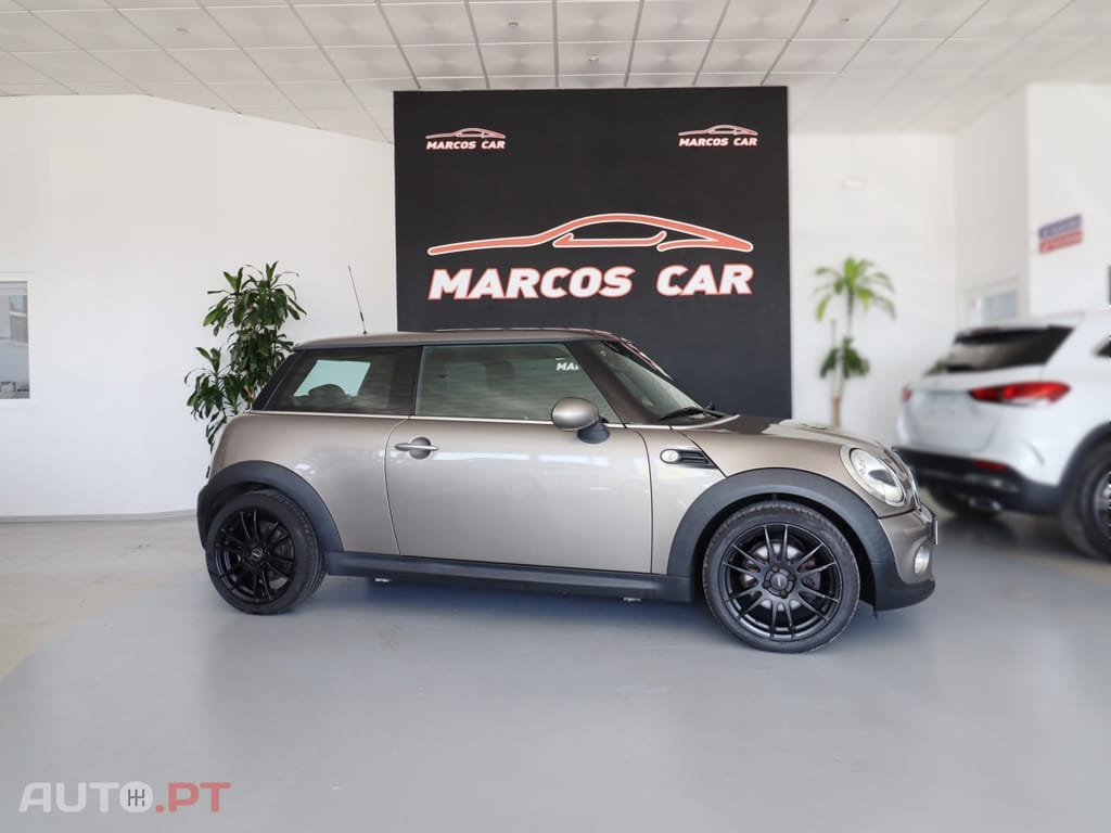MINI Cooper Cooper D