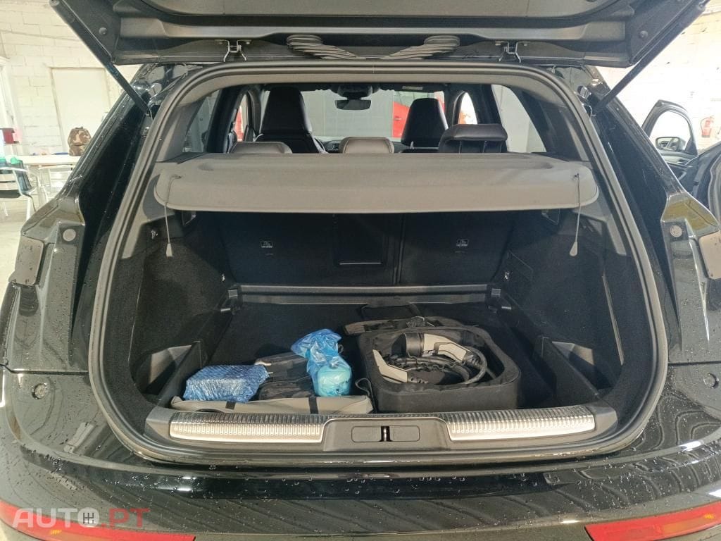 DS DS7 Crossback E-Tense Performance Line EAT8