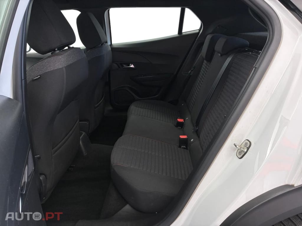 Peugeot 2008 1.2 PureTech Active Pack EAT8