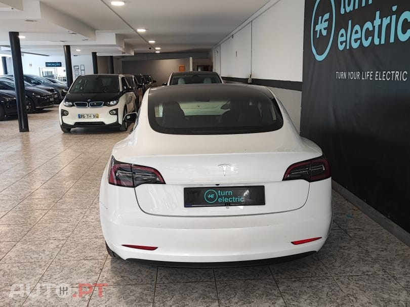 Tesla Model 3 Standard Range Plus RWD