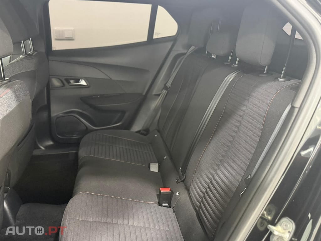 Peugeot 2008 1.5 BlueHDi Active Pack EAT8