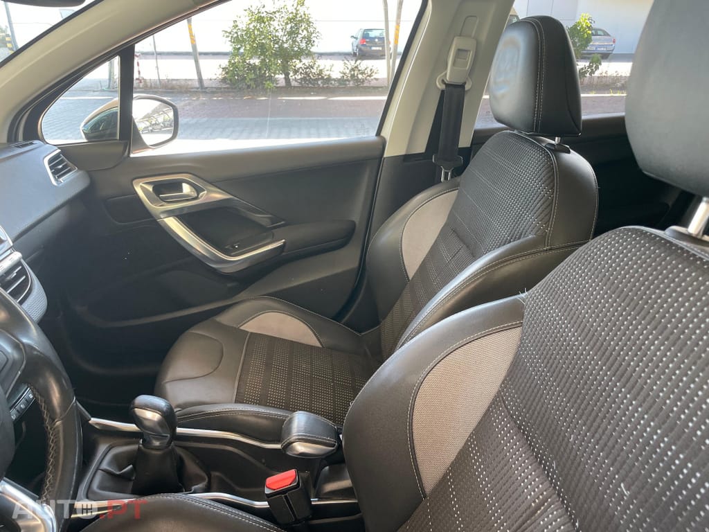 Peugeot 2008 1.2 PureTech Allure
