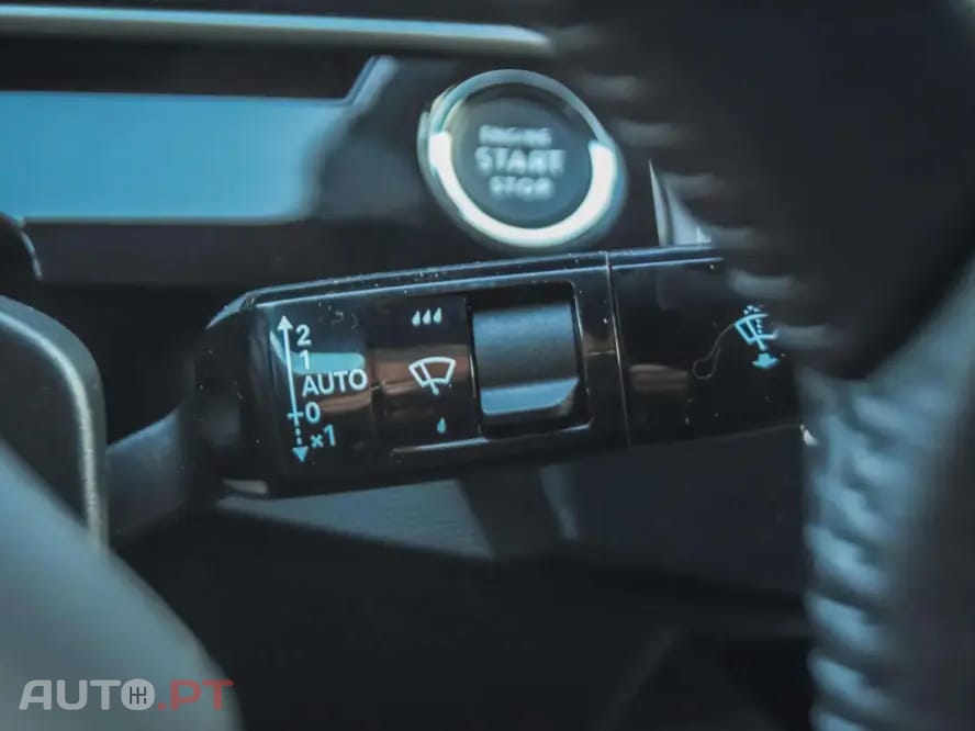 Peugeot 3008 1.2 Hybrid Allure e-DCS6