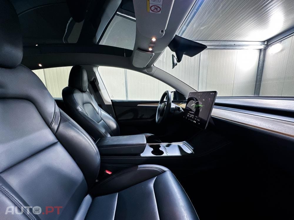 Tesla Model Y Long Range Dual Motor AWD