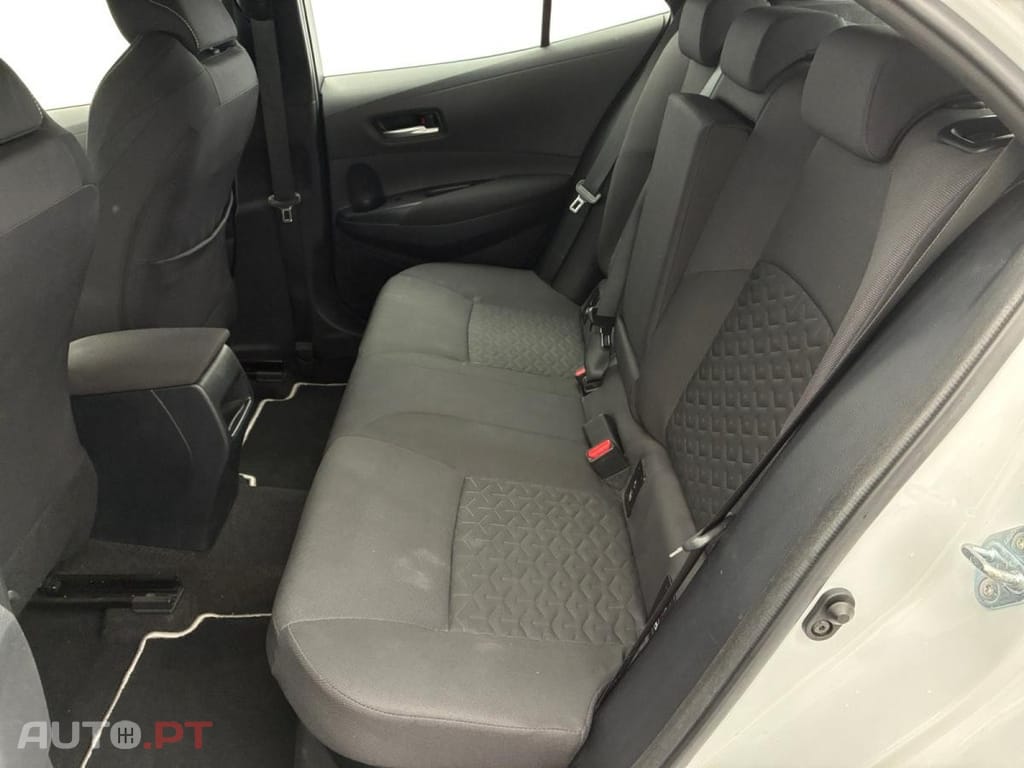 Toyota Corolla 1.8 Hybrid Dynamic