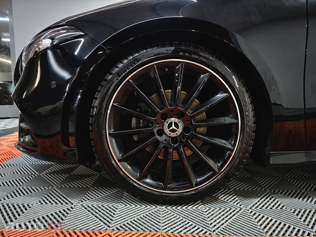 Mercedes-Benz A 180 7G-DCT AMG Line