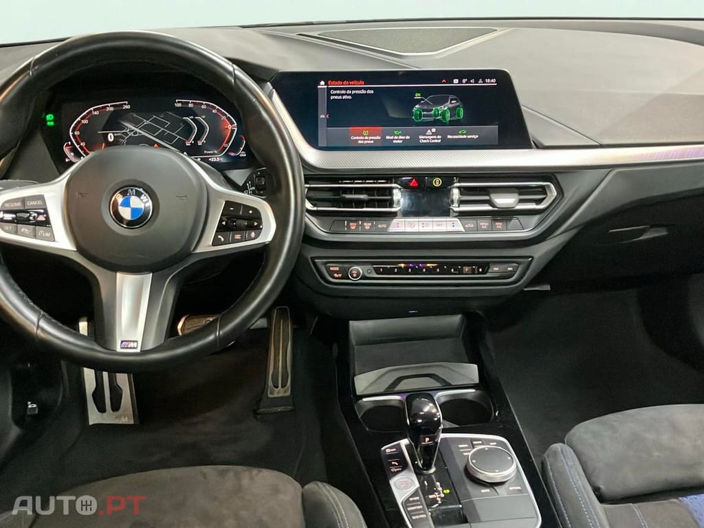 BMW 118 i Pack Desportivo M Auto