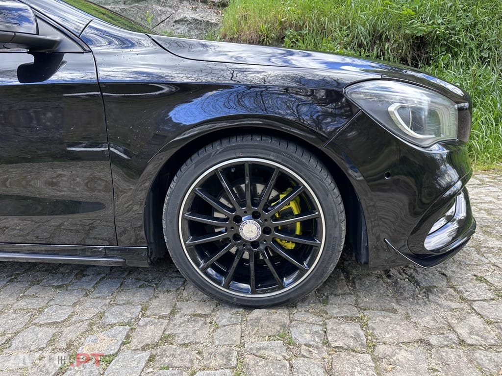 Mercedes-Benz CLA 200 d AMG LINE