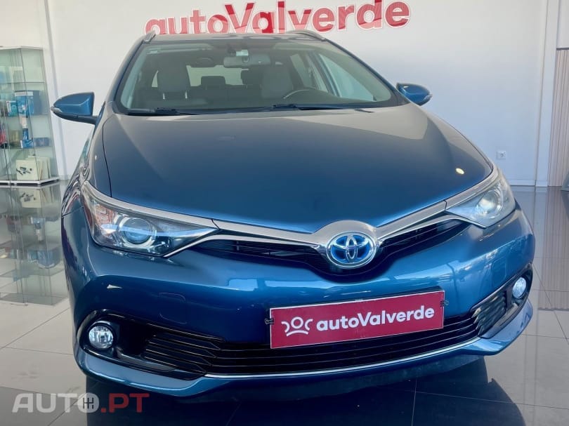 Toyota Auris 1.8 HSD Comfort +P.Sport+Navi