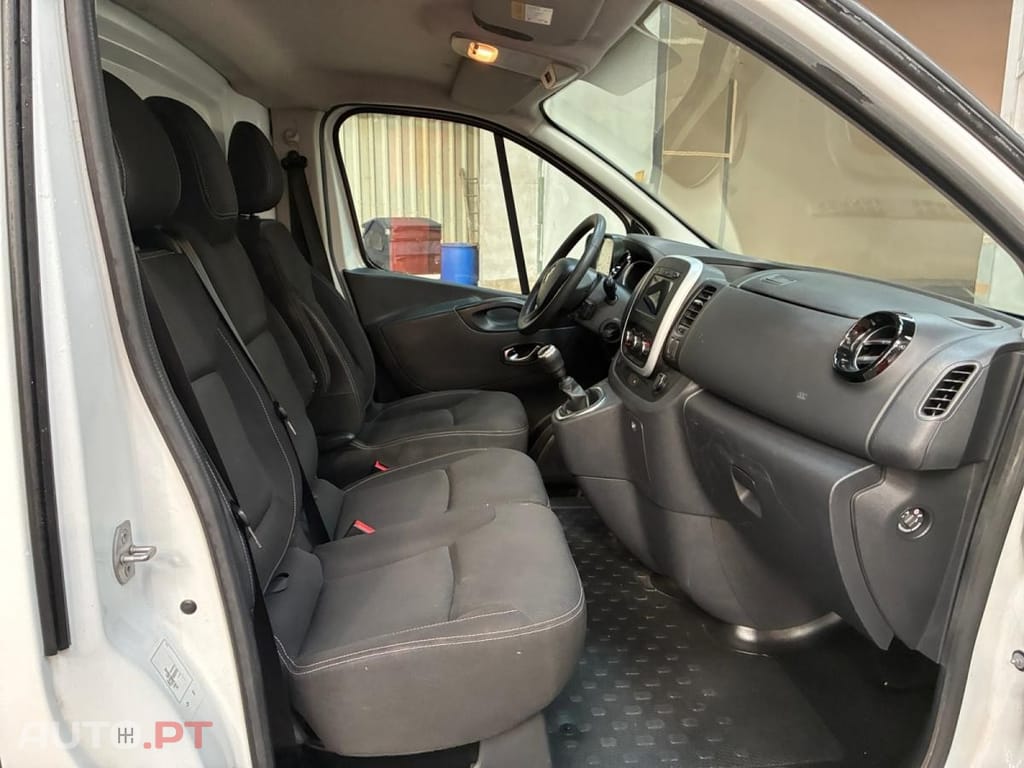 Renault Trafic 2.0 dCi L2H1 1.3T Grand Confort