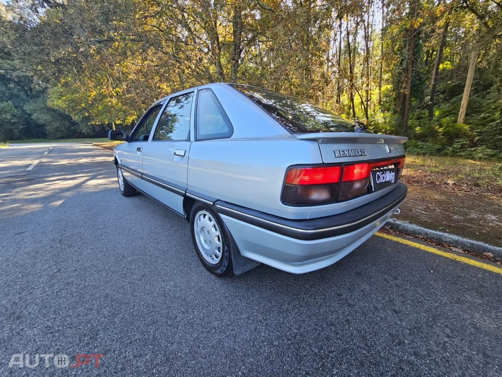 Renault 21 GTS