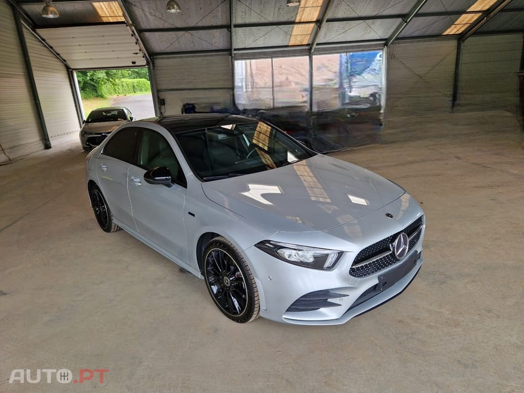 Mercedes-Benz A 250 e AMG Line