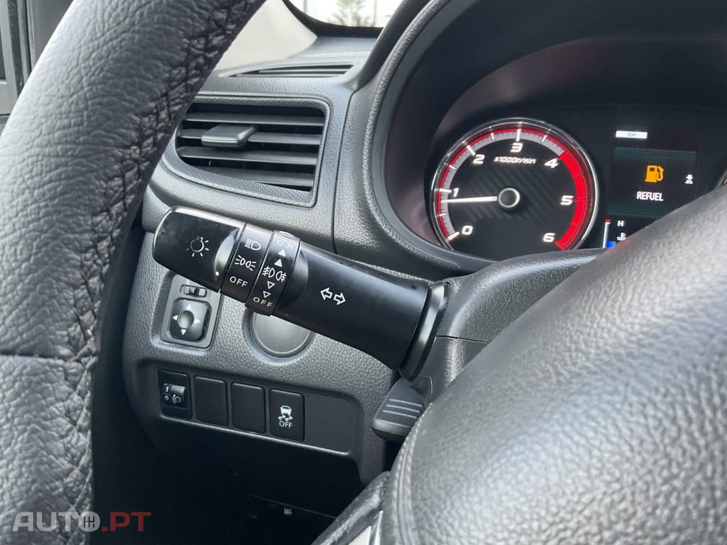 Mitsubishi L200 2.3 DI-D CD Invite Strakar Look 4WD