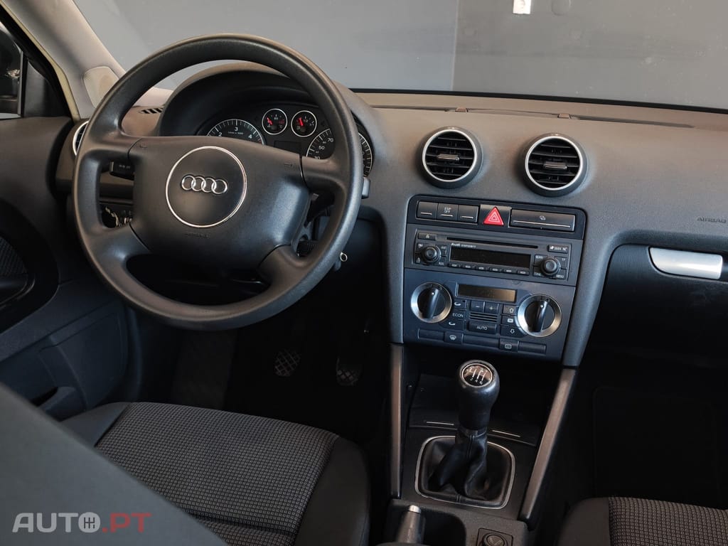 Audi A3 2.0TDI AMB (1DONO)