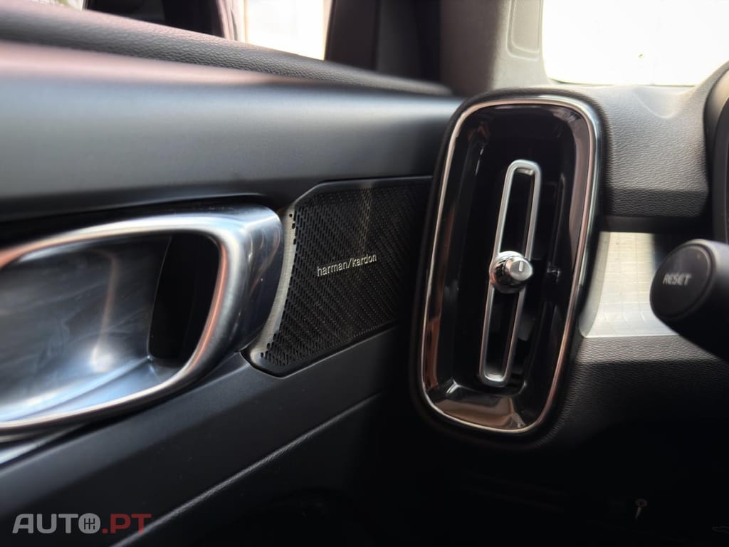Volvo XC40 2.0 D3 Momentum Plus