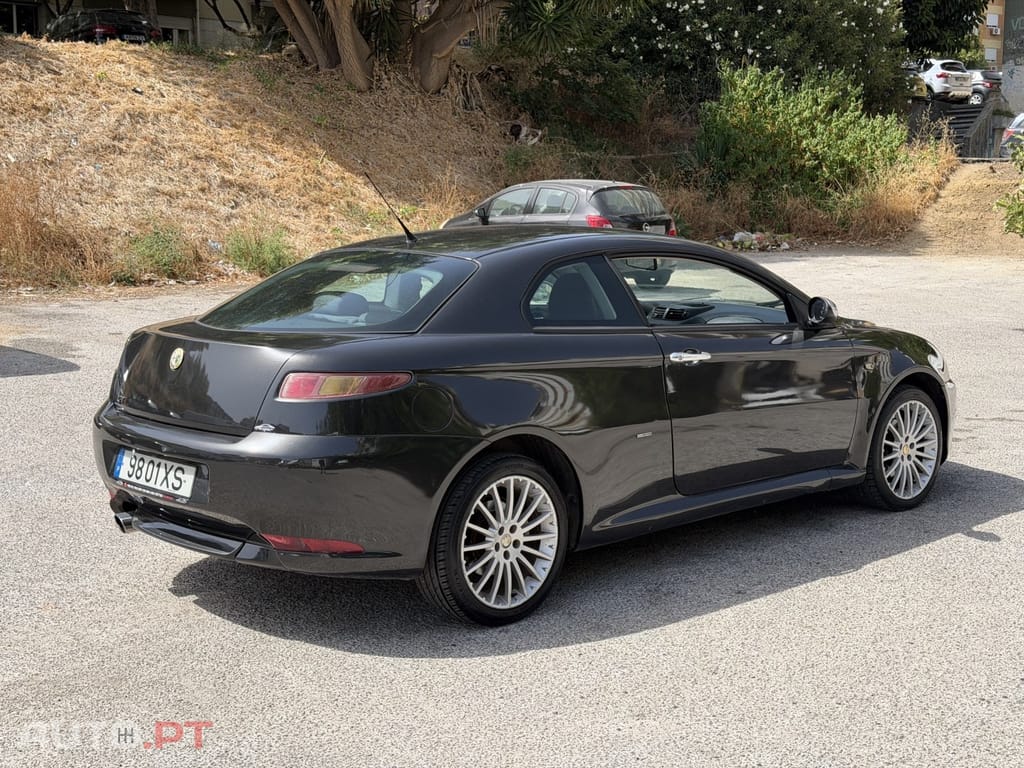 Alfa Romeo GT JTD