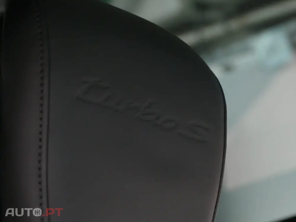 Porsche Taycan Turbo S — fotografia 32