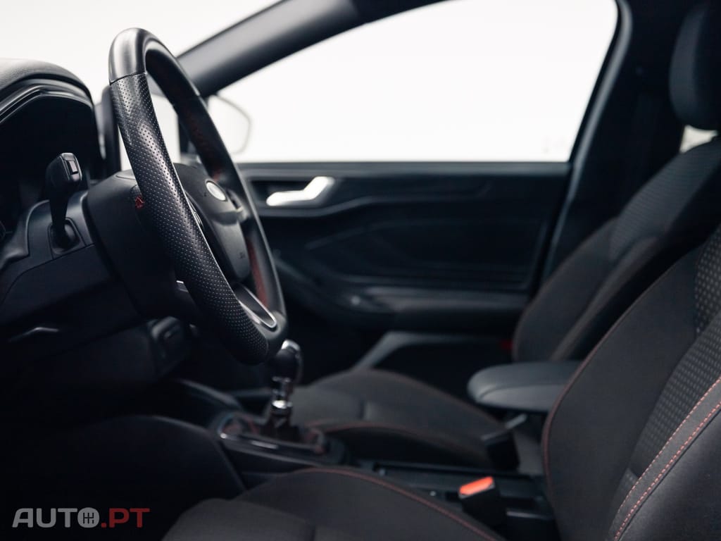 Ford Focus 1.0 EcoBoost MHEV ST-Line