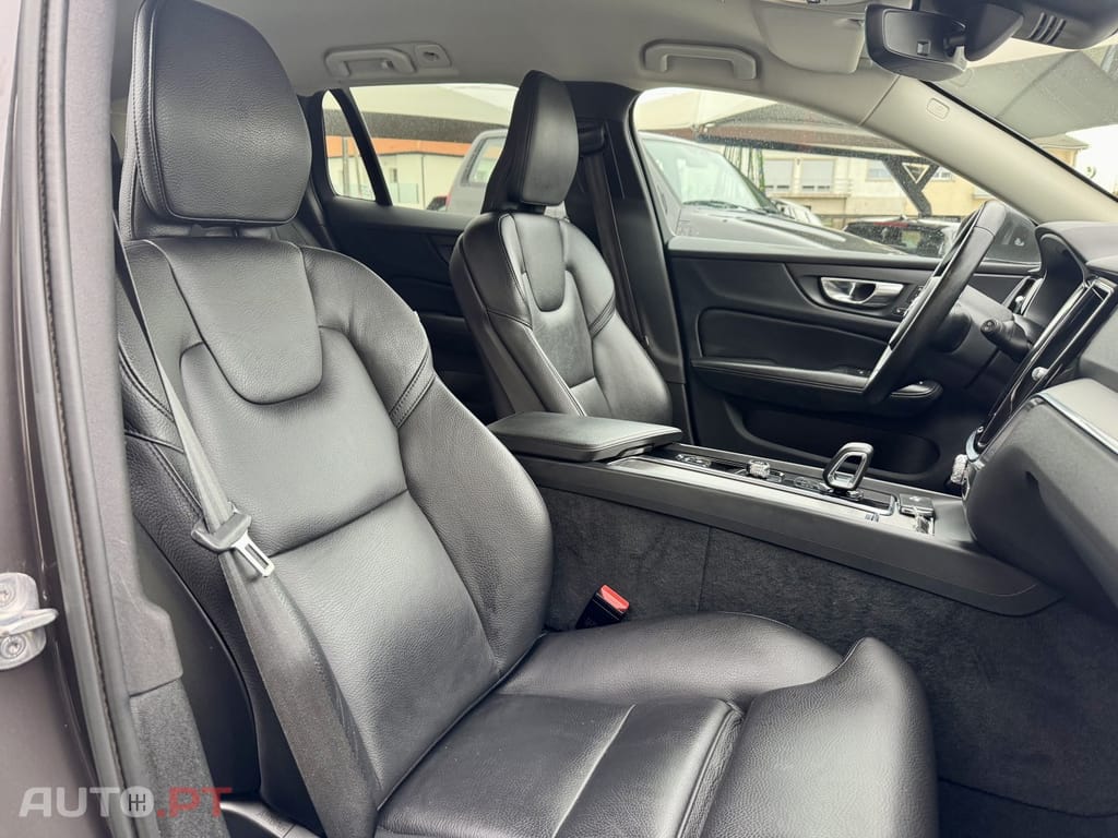 Volvo V60 2.0 B4 Plus Bright Auto