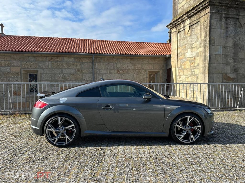Audi TT 2.0 TFSI S-line S tronic