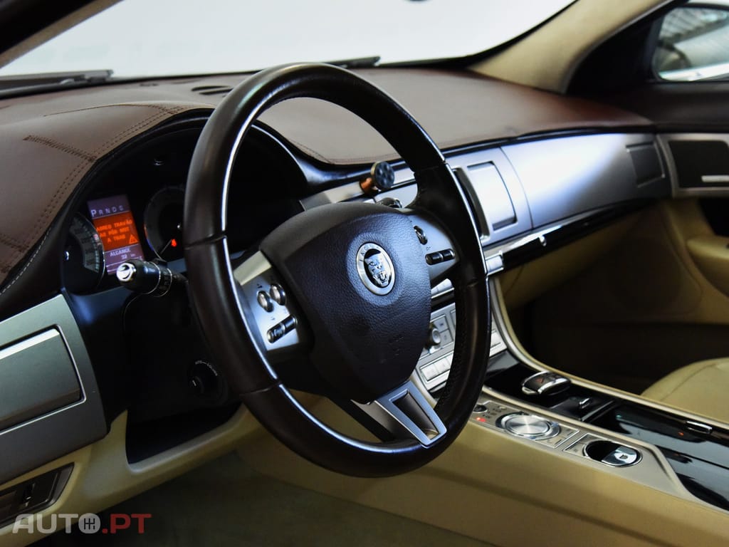 Jaguar XF S 3.0D V6 LUXURY