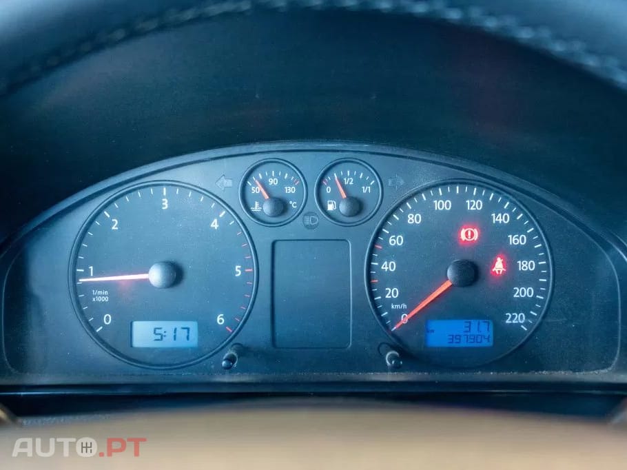 Volkswagen Transporter  1.9 TDi Teto Alto 3 Lug.