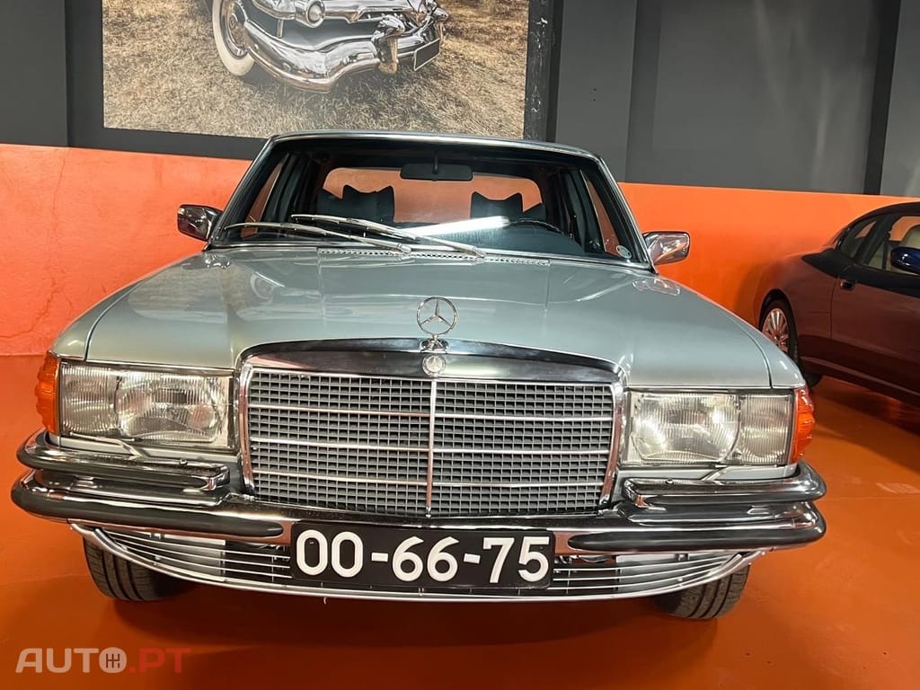 Mercedes-Benz 280 SE limousine