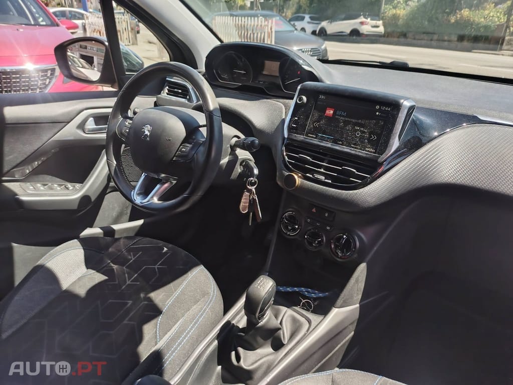 Peugeot 2008 1.2 PureTech Style