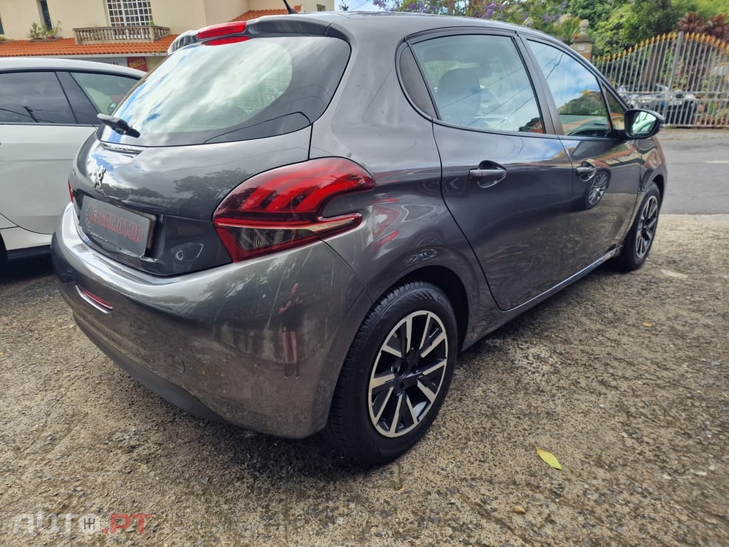 Peugeot 208 1.5 HDI STYLE