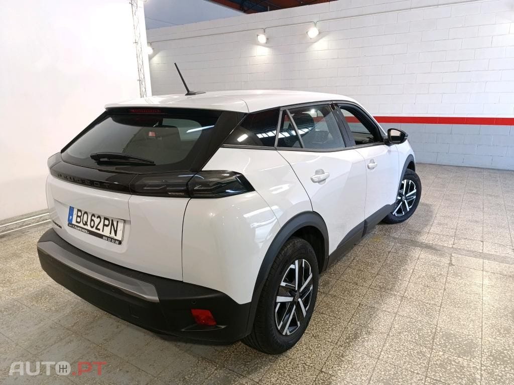 Peugeot E-2008 50 kWh Style