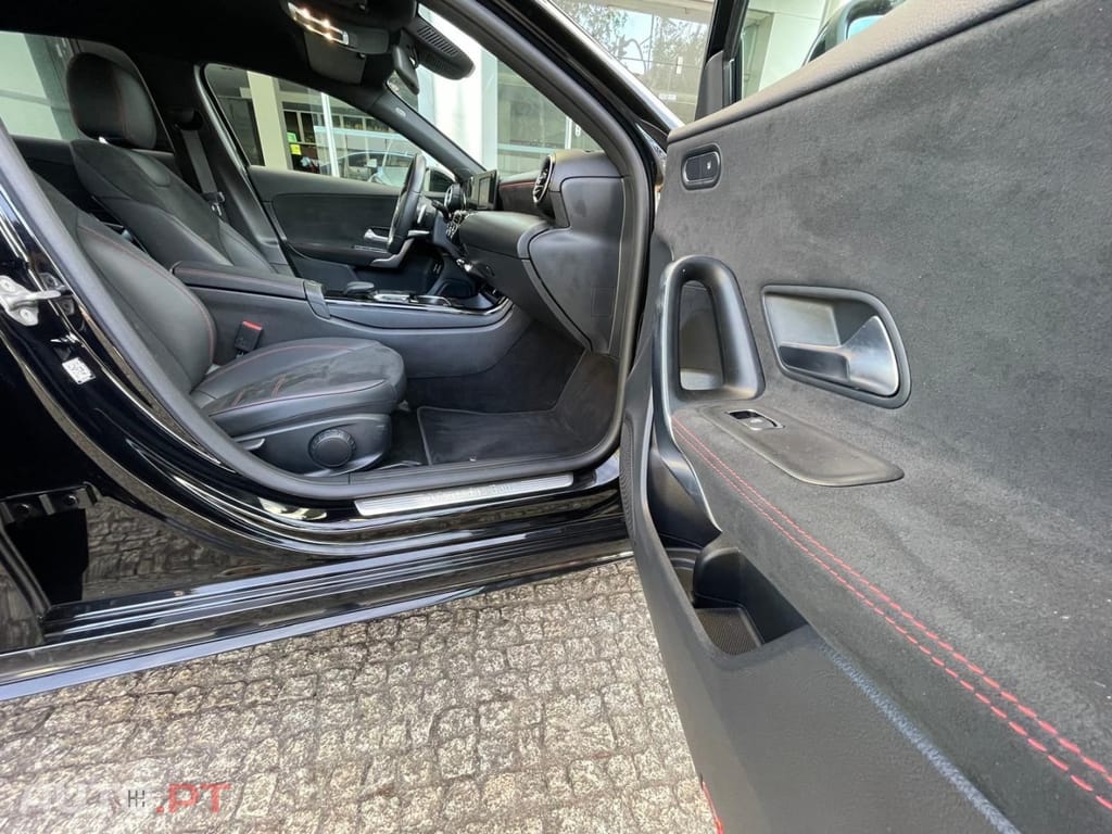 Mercedes-Benz A 250 e AMG Line