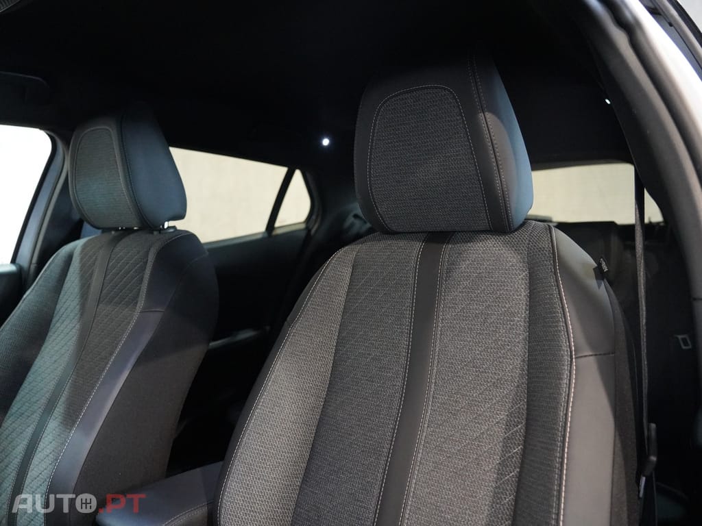 Peugeot 2008 1.2 PureTech Allure