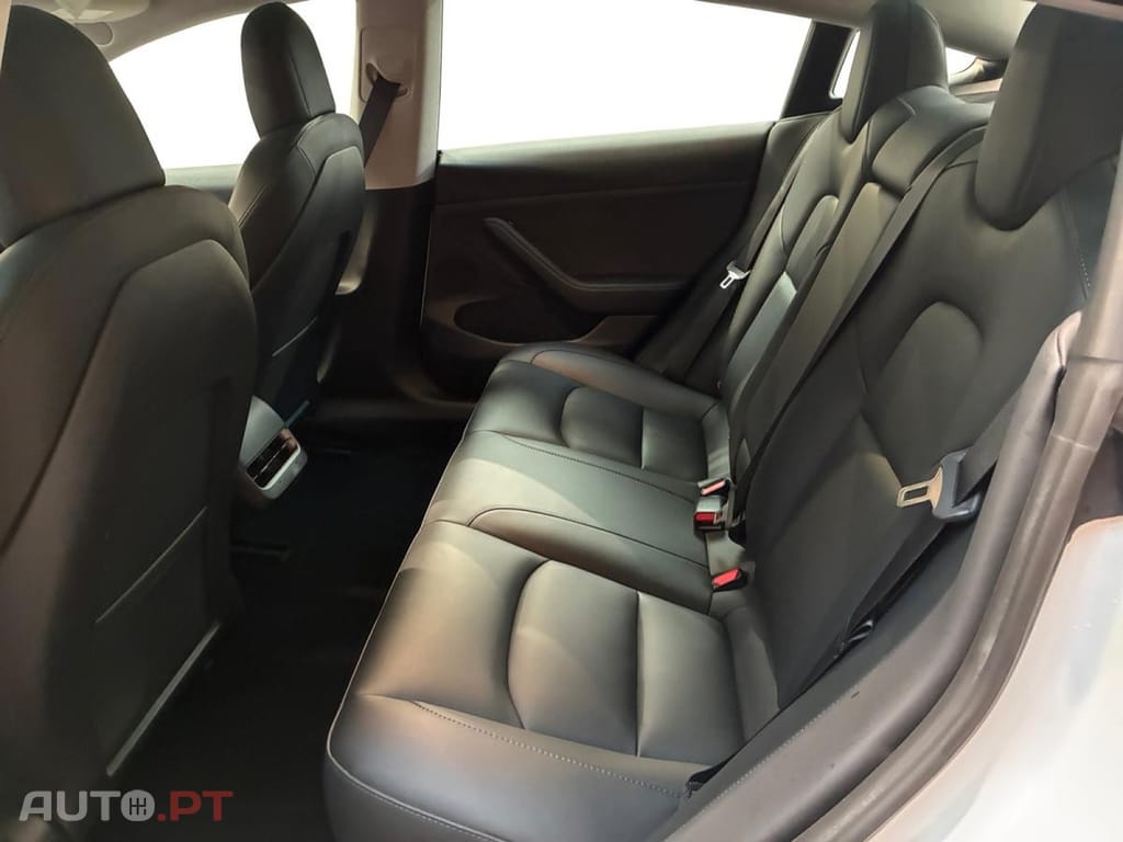 Tesla Model 3 Standard Range Plus RWD