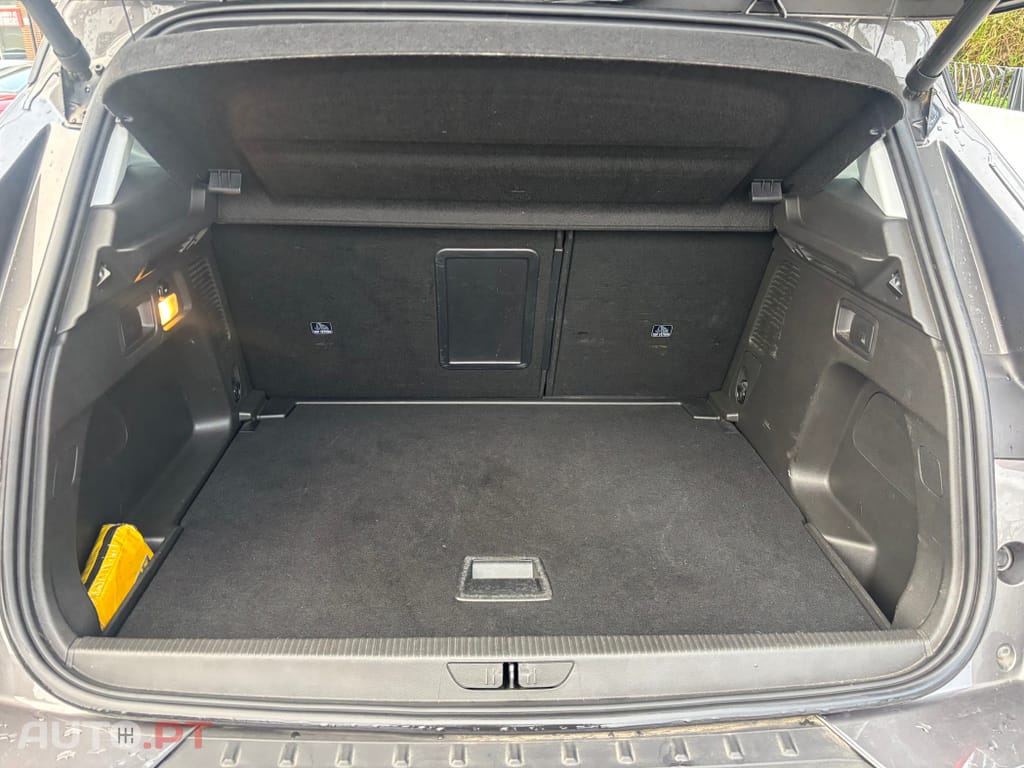 Opel Grandland (X) 1.2 T Design & Tech AT