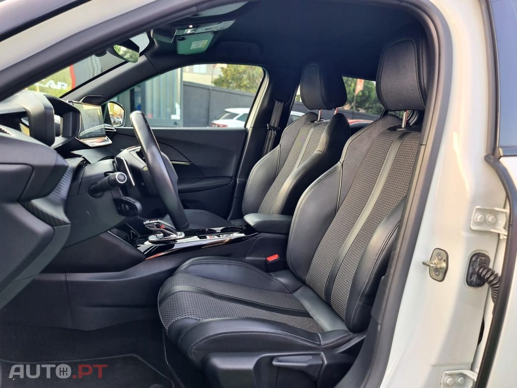 Peugeot 2008 1.2 PureTech GT Pack EAT8